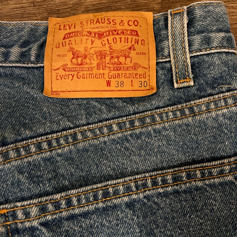 Levi’s - Picture 2 of 3